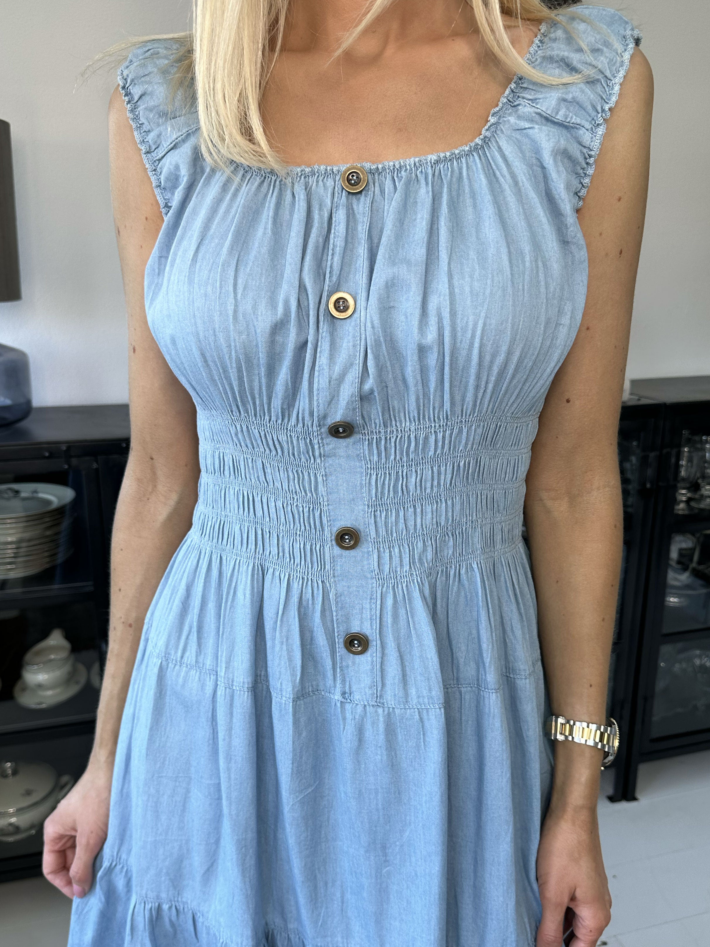 Harper Denim - Sød kjole i bomuld med lag på lag look